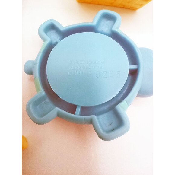 Littlest Pet Shop Accessories Lot With Skateboard Sandbox Toys Basket Buckets - Picture 15 of 16